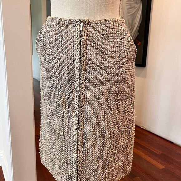 CHANEL Textured Tweed Suit Size 38 - Picture 9 of 14
